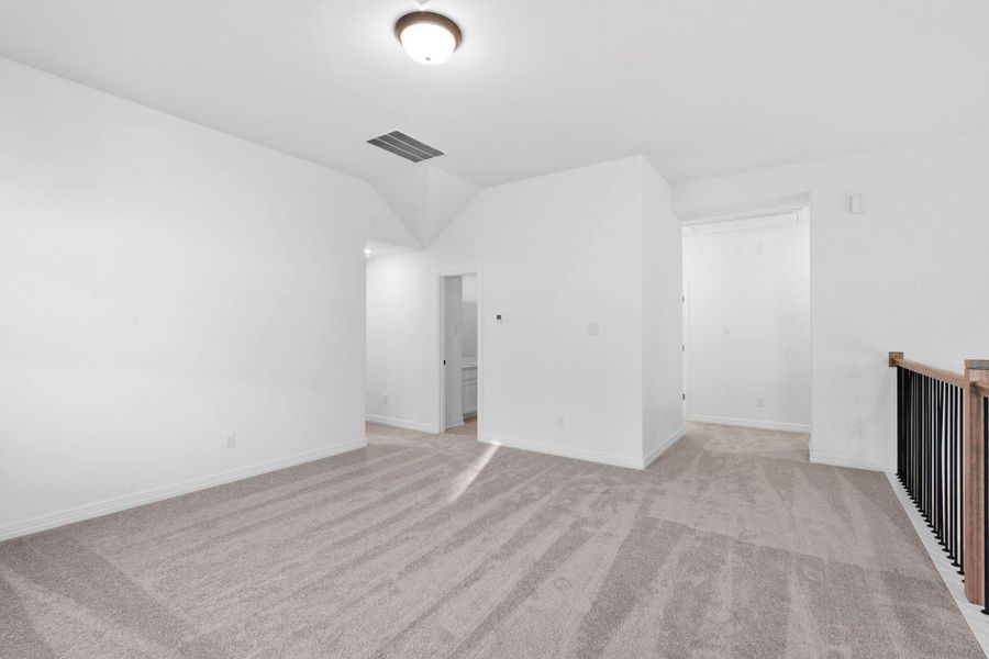 Spacious, unfurnished interior of a new home in Brookewater, Rosenberg (Image 30).