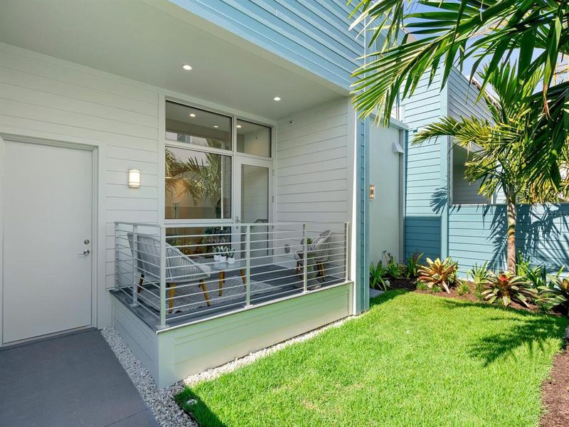 Exterior details and patio area of a home in , Sarasota (Image 1).
