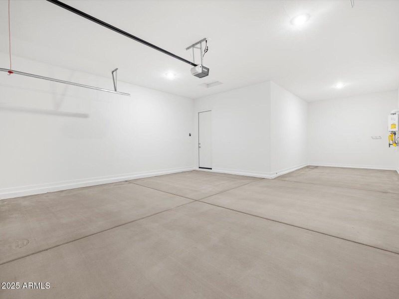 Tandem Garage with Opener Tandem Garage with Opener