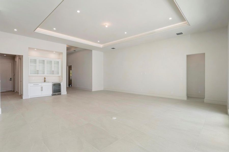 Spacious, unfurnished interior of a new home in , Port St. Lucie (Image 25).