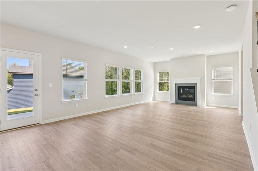 Spacious, unfurnished interior of a new home in The Oaks at Dawson, Dawsonville (Image 31).