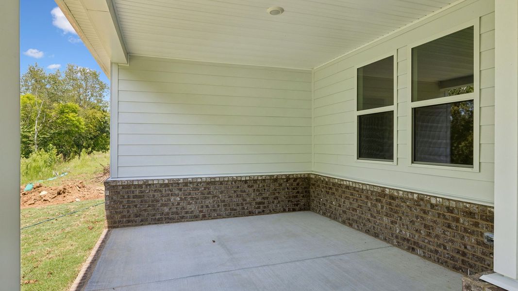 Representative exterior details of a home built from the Ansley by D.R. Horton in Harvest Point, Spring Hill (Image 33).