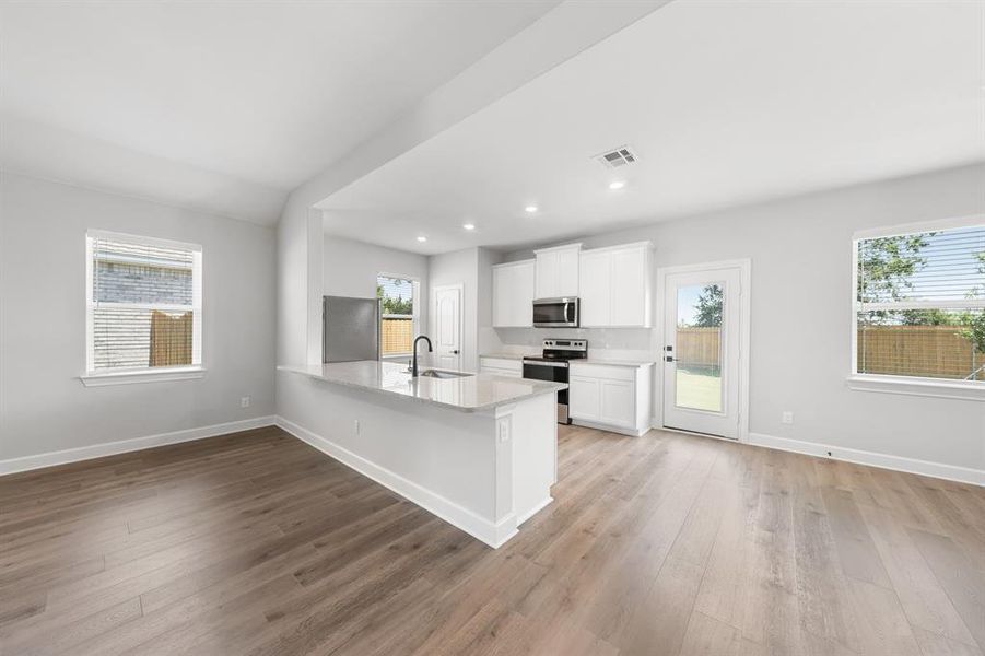 Furnished interior view inside a new home in Southaven, Hutchins (Image 4).