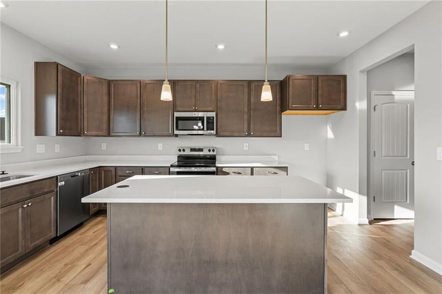 Furnished interior view inside a new home in Twin Lakes, Hoschton (Image 5). Furnished interior view inside a new home in Twin Lakes, Hoschton (Image 5).
