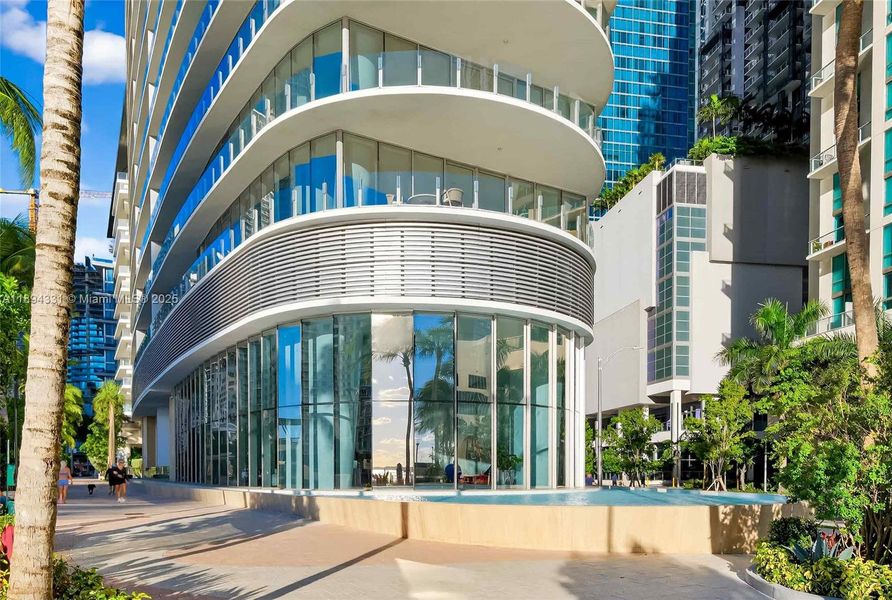 Condo located in Miami, FL showcasing its design and architecture (Image 32). Condo located in Miami, FL showcasing its design and architecture (Image 32).