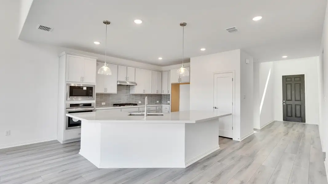 Furnished interior view inside a new home in Spring Creek, Taylor (Image 4).