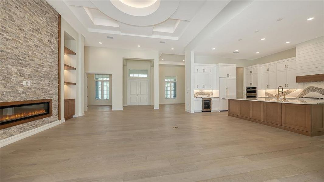 Spacious, unfurnished interior of a new home in , Sarasota (Image 14).