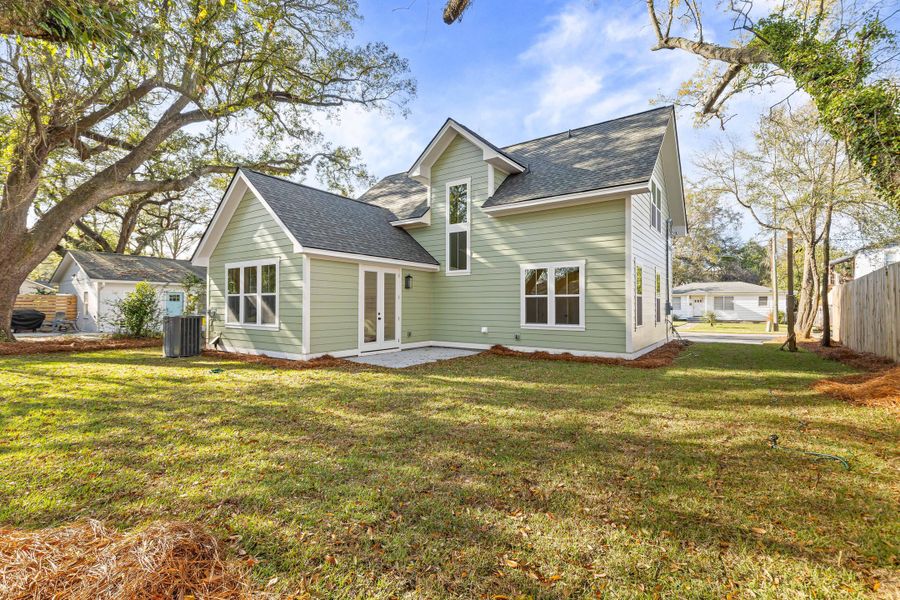 Exterior details and patio area of a home in Park Circle Single Family Homes, North Charleston (Image 26).