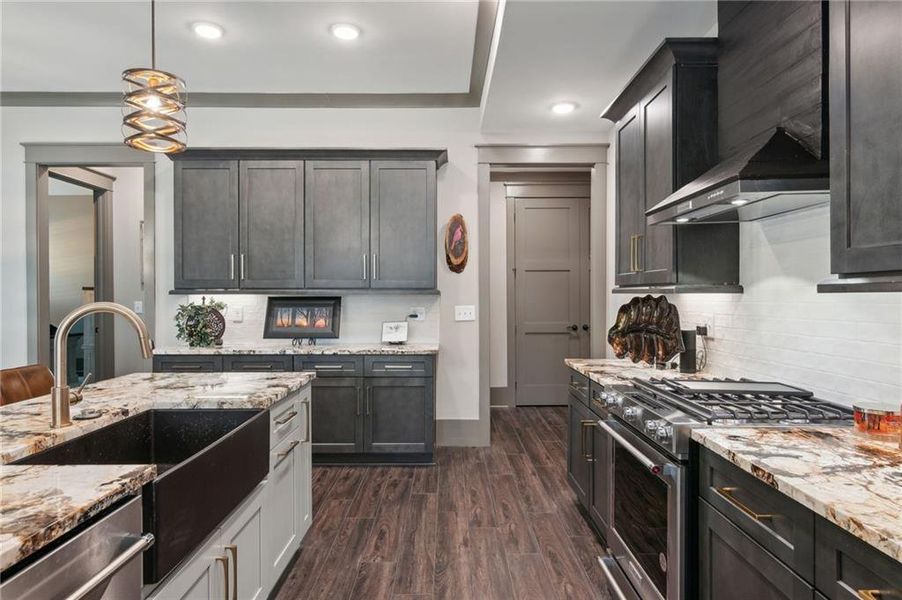 Furnished interior view inside a new home in , Jasper (Image 9).
