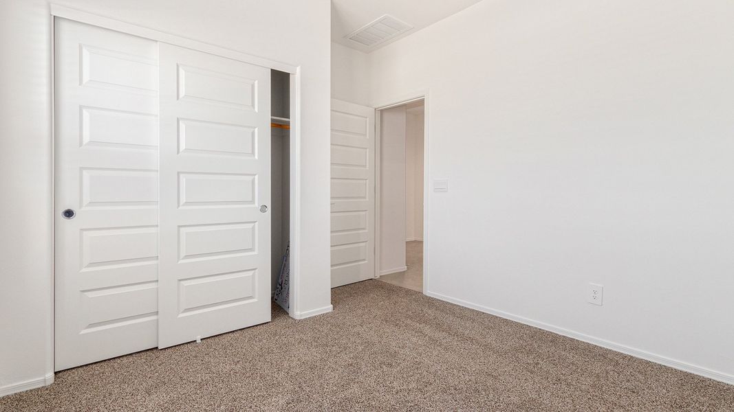 Spacious, unfurnished interior of a new home in Sycamore Vista, Vail (Image 28).