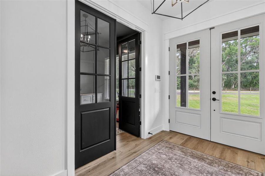 Spacious, unfurnished interior of a new home in , Lakeland (Image 20).