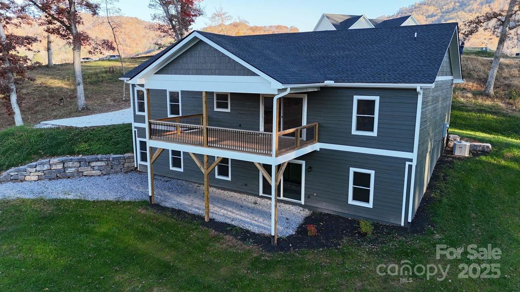 Exterior details and patio area of a home in , Clyde (Image 20).