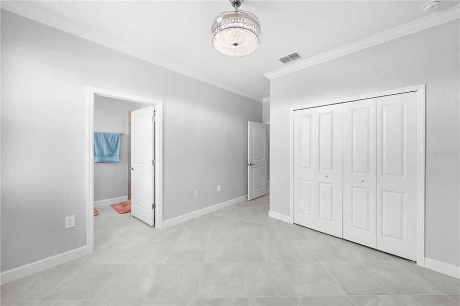 Spacious, unfurnished interior of a new home in , Bradenton (Image 34).
