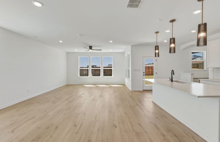 Representative unfurnished interior of a home built from the Lochridge by Pulte Homes in Woodside, Georgetown (Image 25).