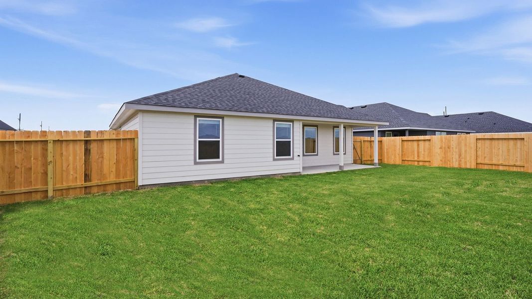 Exterior details and patio area of a home in Highland Village, Nome (Image 26).