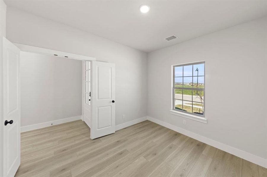 Spacious, unfurnished interior of a new home in Las Lomas, Forney (Image 28). Spacious, unfurnished interior of a new home in Las Lomas, Forney (Image 28).