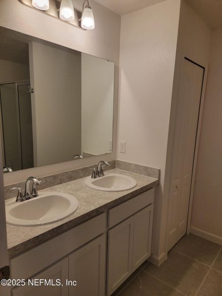 Close-up of interior finishes inside a home in , Jacksonville (Image 8).