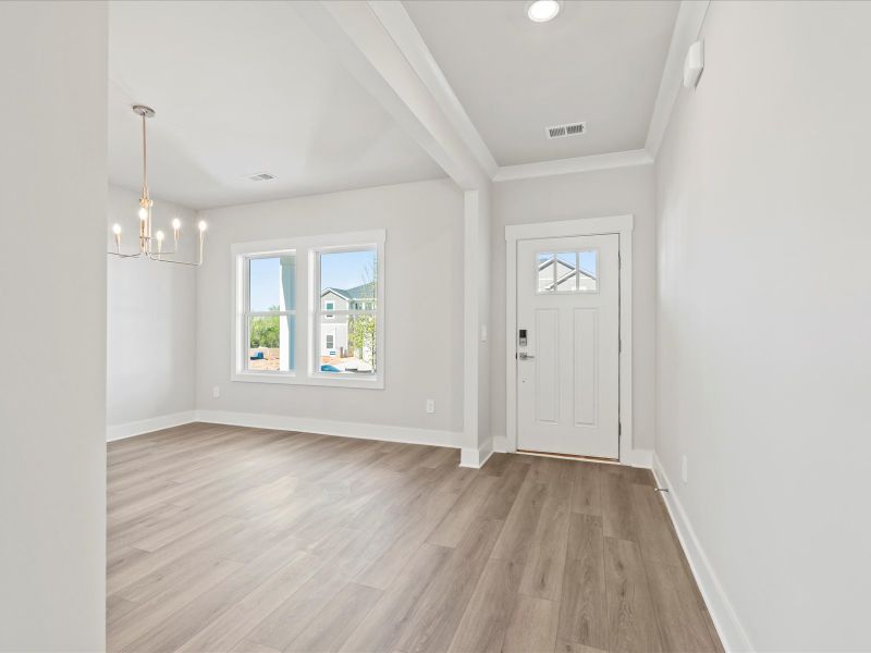 Spacious, unfurnished interior of a new home in Riverwood Farm, Piedmont (Image 6).