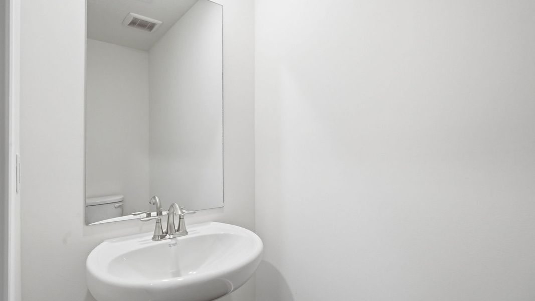 Close-up of interior finishes inside a home in Emory Creek, Harriman (Image 12).