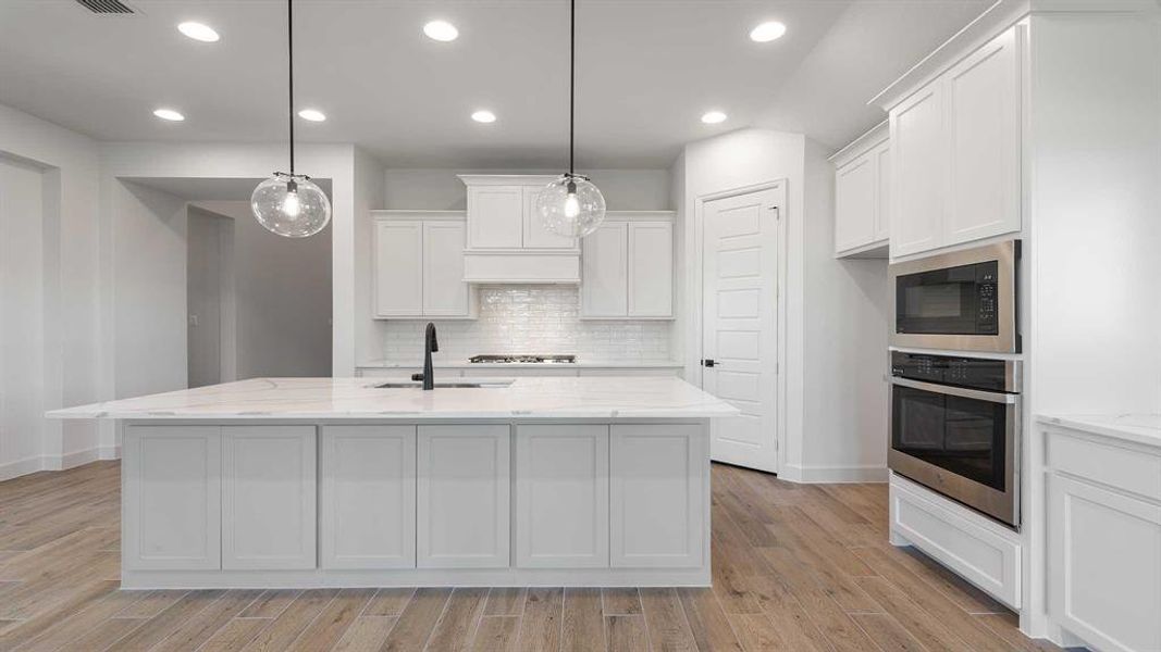 Furnished interior view inside a new home in Myrtle Creek 60', Waxahachie (Image 6).