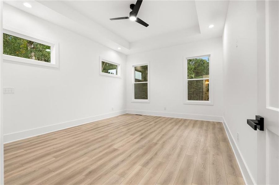 Spacious, unfurnished interior of a new home in , Jefferson (Image 26).