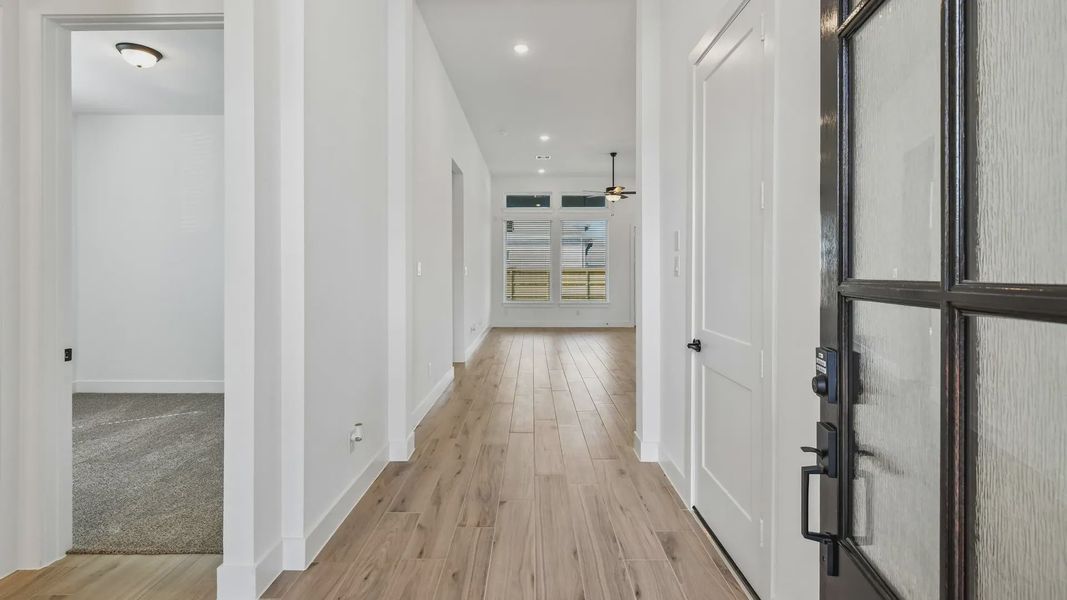 Spacious, unfurnished interior of a new home in Artavia, Conroe (Image 18).