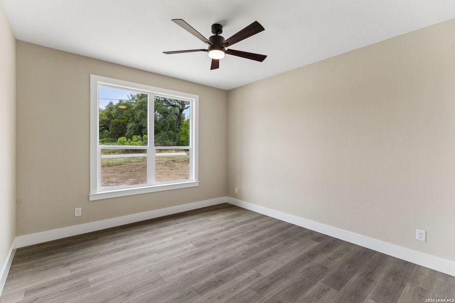 Spacious, unfurnished interior of a new home in , Canyon Lake (Image 28).