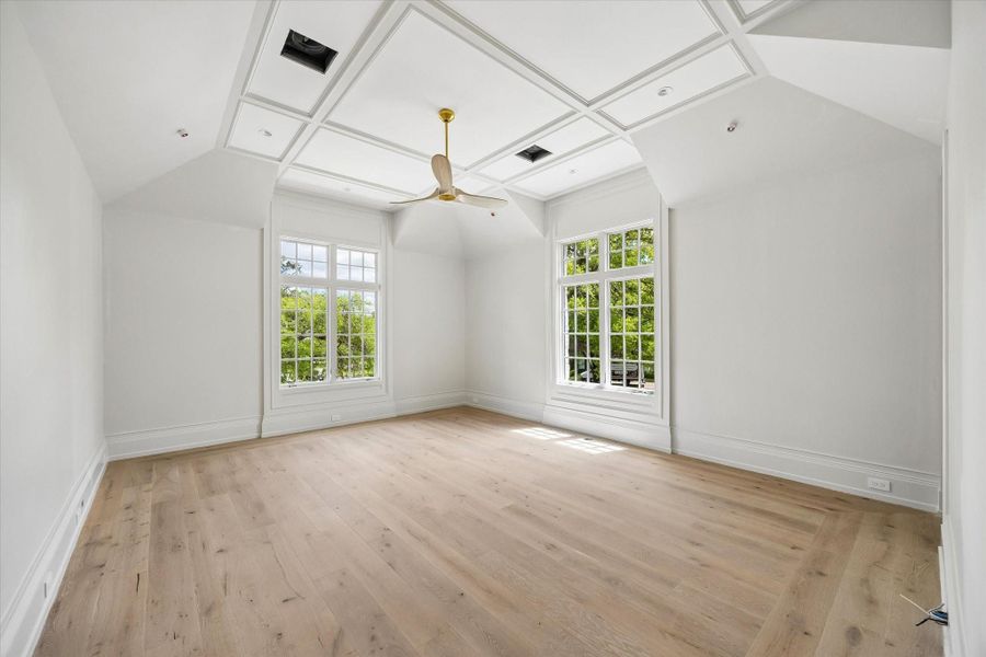 Spacious, unfurnished interior of a new home in , Houston (Image 8).