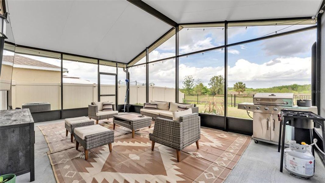 Exterior details and patio area of a home in , Winter Haven (Image 4).
