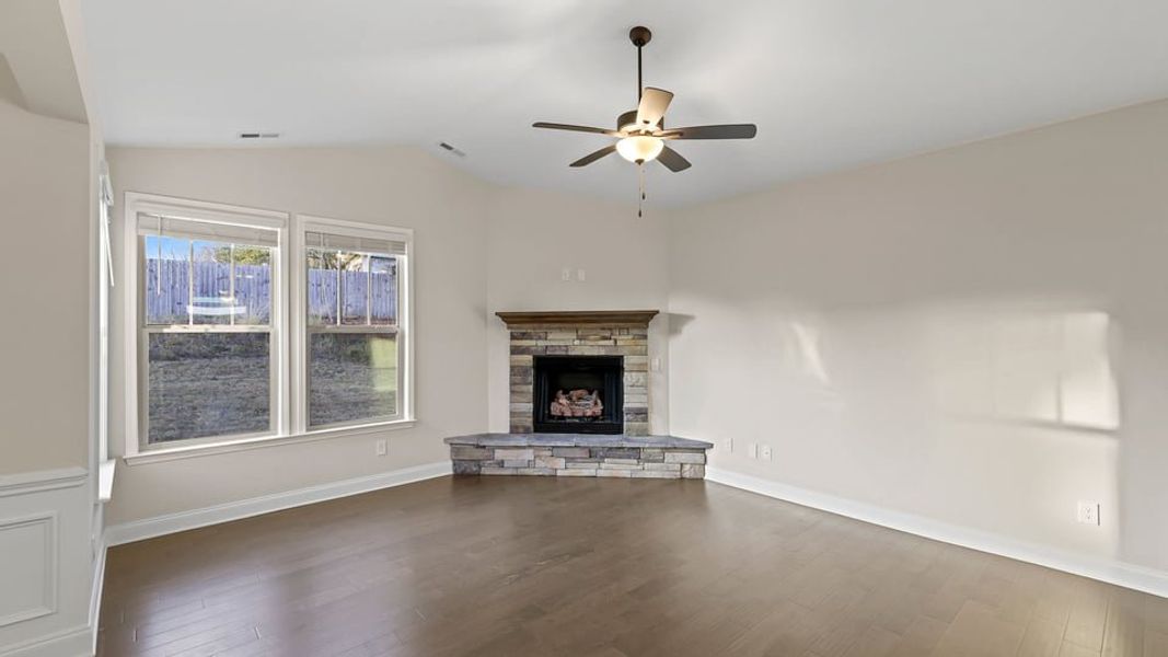 Spacious, unfurnished interior of a new home in Palmetto Valley, Anderson (Image 21).