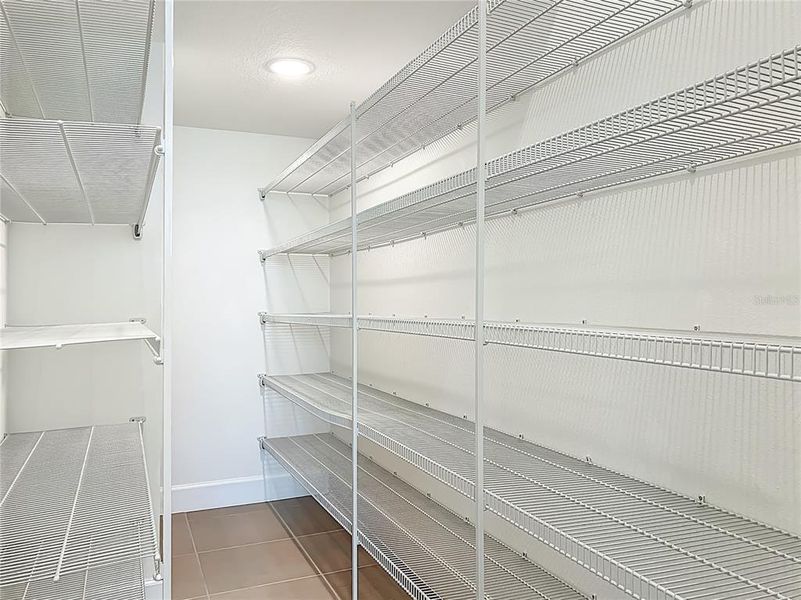 Spacious, unfurnished interior of a new home in , Winter Garden (Image 36).