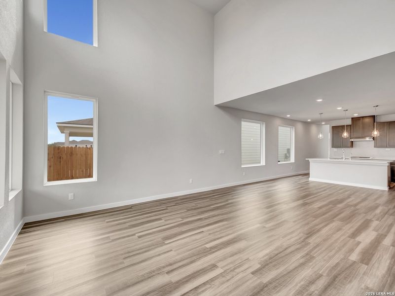Spacious, unfurnished interior of a new home in Fairway Crossing, San Antonio (Image 18).