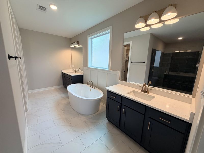 Furnished interior view inside a new home in Lockwood, Collierville (Image 12).