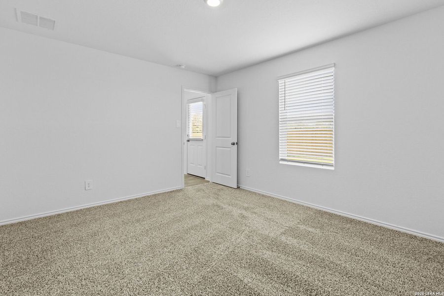 Spacious, unfurnished interior of a new home in Hickory Ridge, Elmendorf (Image 16).
