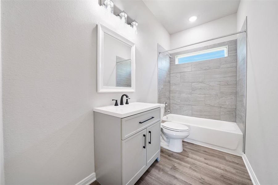 Image 8 of a home in . Image 8 of a home in .