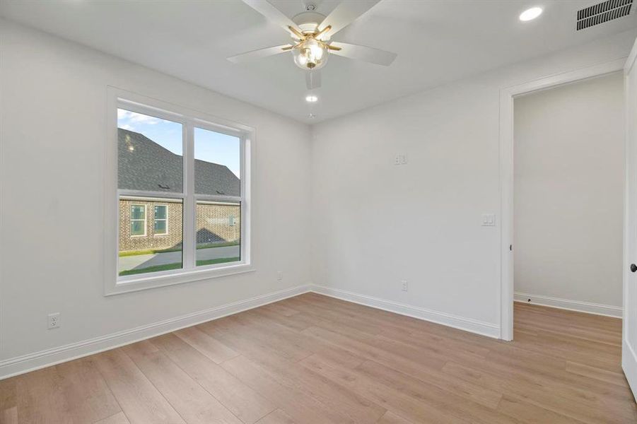Spacious, unfurnished interior of a new home in , Tyler (Image 20).