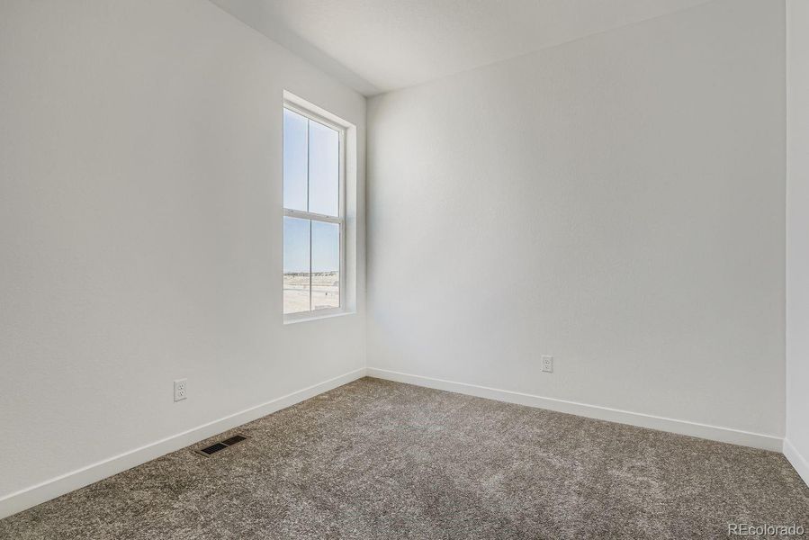 Spacious, unfurnished interior of a new home in Independence: The Pioneer Collection, Elizabeth (Image 10).