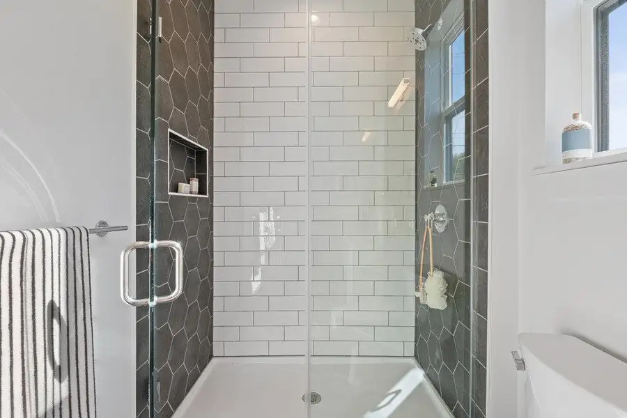 Images are for illustrative purposes only. Photos reflect a similar floor plan and are intended to convey the overall look and feel of the interiors. Images are for illustrative purposes only. Photos reflect a similar floor plan and are intended to convey the overall look and feel of the interiors.