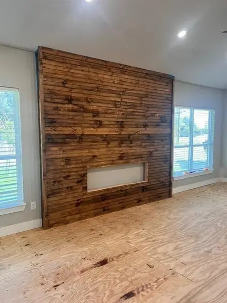 Spacious, unfurnished interior of a new home in , Merkel (Image 3).