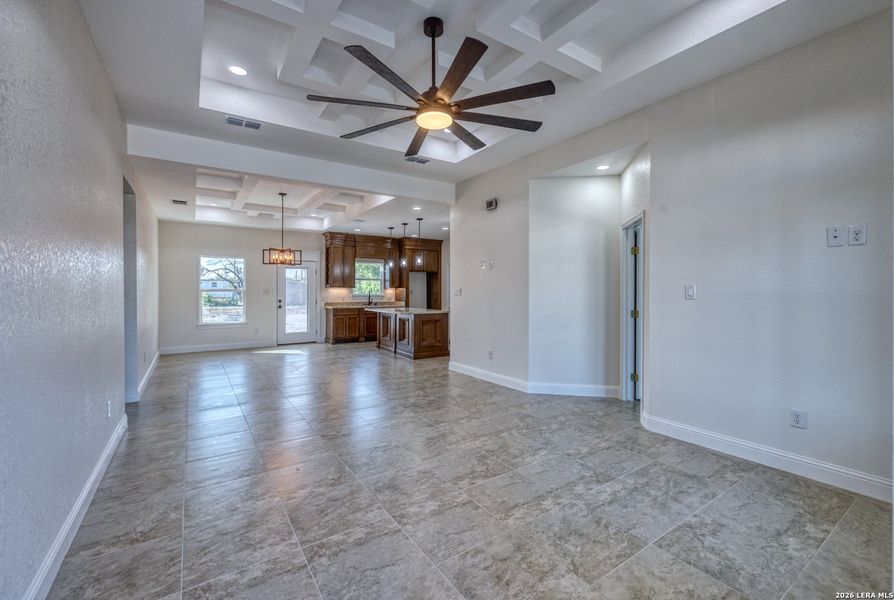 Spacious, unfurnished interior of a new home in , Eagle Pass (Image 17).