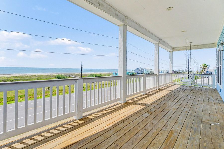 Exterior details and patio area of a home in , Galveston (Image 25).