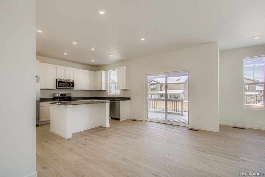 Image 12 of a home in Ken-Caryl Ranch.