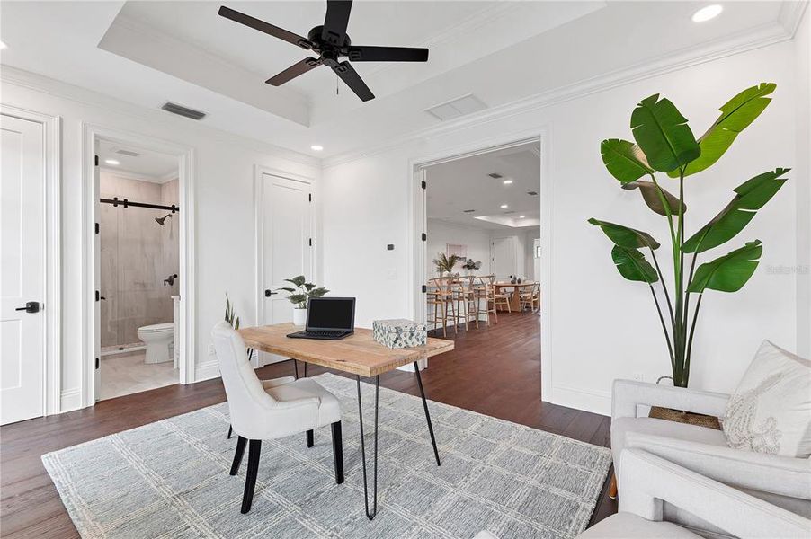 Furnished interior view inside a new home in , Boca Grande (Image 18).