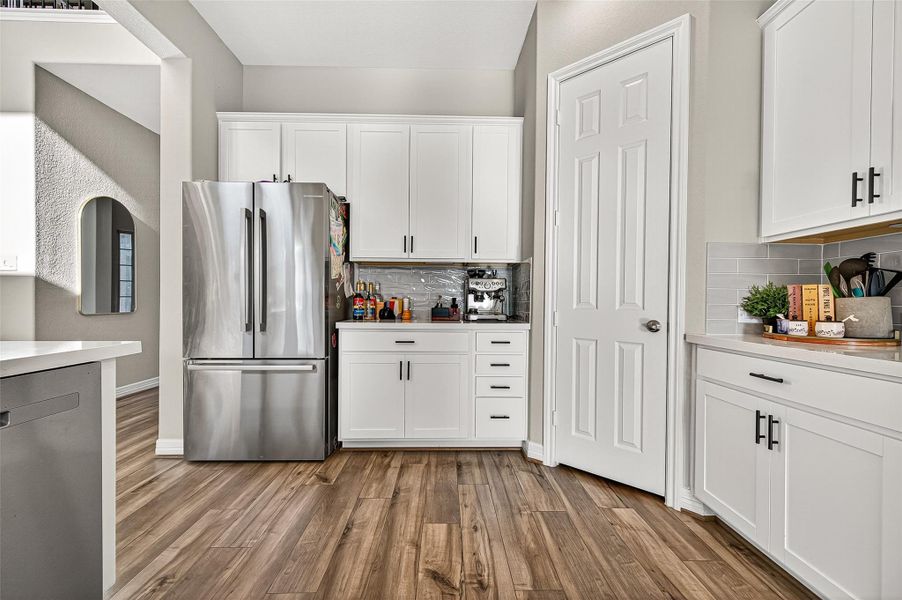 Furnished interior view inside a new home in StoneCreek Estates, Richmond (Image 32). Furnished interior view inside a new home in StoneCreek Estates, Richmond (Image 32).