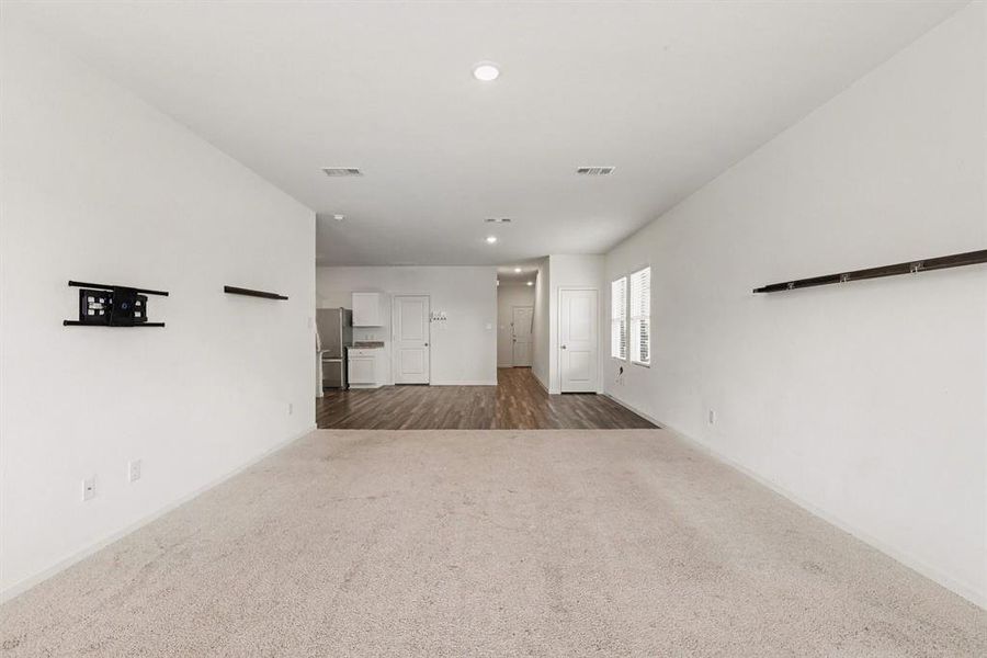 Spacious, unfurnished interior of a new home in , Princeton (Image 25).