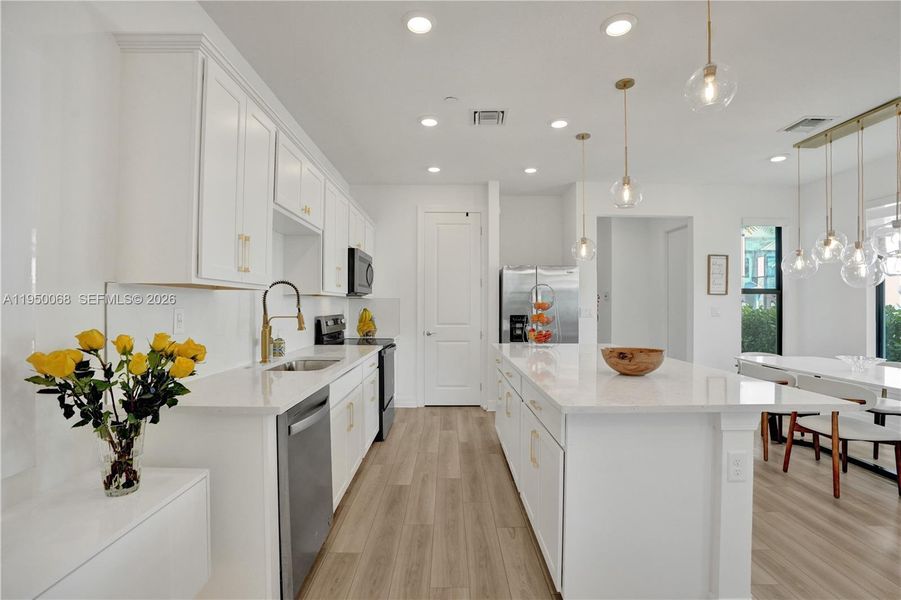 Furnished interior view inside a new home in , Plantation (Image 46).