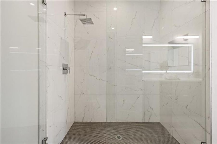 Spacious, unfurnished interior of a new home in , Hapeville (Image 22).