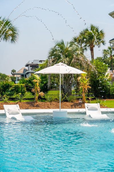 Community amenities in , Isle Of Palms (Image 102).