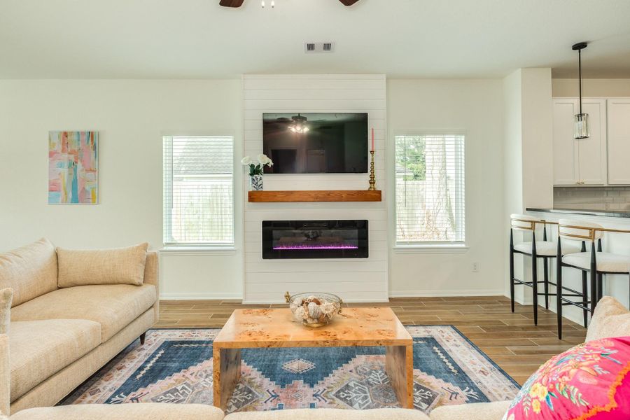 Furnished interior view inside a new home in Columbia Lakes, West Columbia (Image 12).
