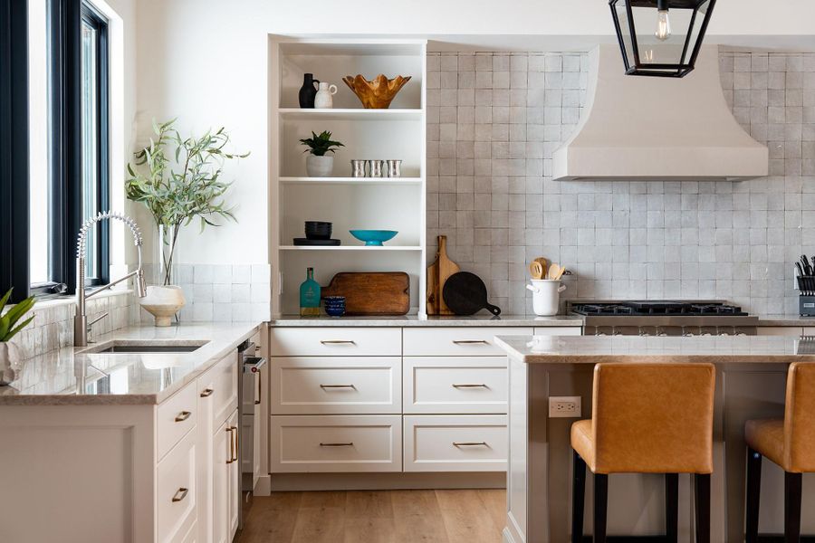 This is a TO BE BUILT custom home on 6.75 acres in Rainbow Ranch, Wimberley TX.